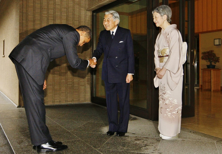 Barack_obama_at_the_imperial_palace